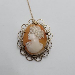 9K yellow gold vintage shell cameo