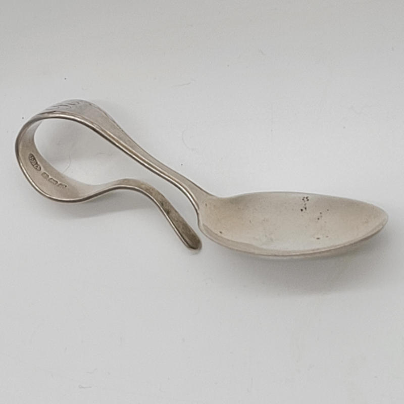 Solid Silver Baby Feeding Christening Spoon 1927 by Arthur Price & Co A lovely baby spoon with the monogrammed capital letter “R” Made by Arthur Price & Co. From the silver date stamp it looks to be Birmingham 1927 The item does have some scratches in the silver commensurate with age.